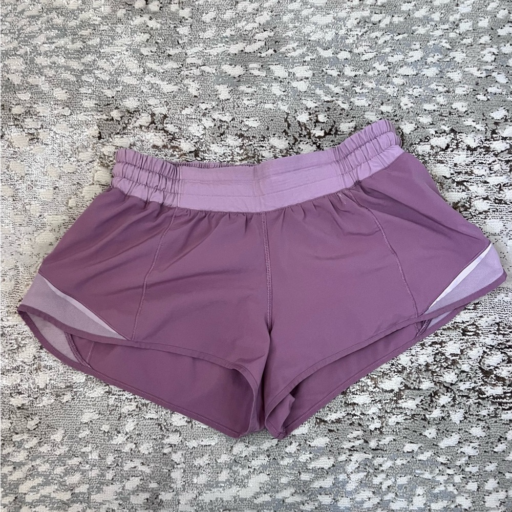lululemon Hotty Hot Low-Rise Lined Short 2.5"